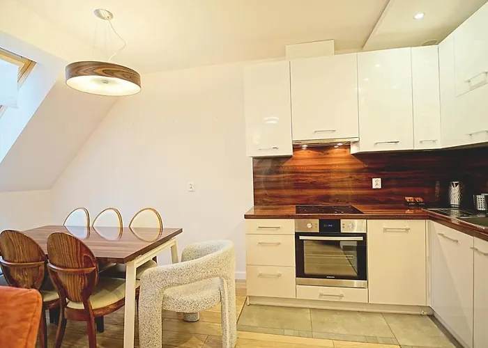 Everysky - Komuny Paryskiej Apartment *