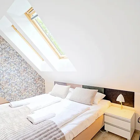 Everysky - Komuny Paryskiej