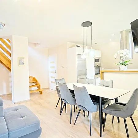 Apartament Everysky - Komuny Paryskiej *
