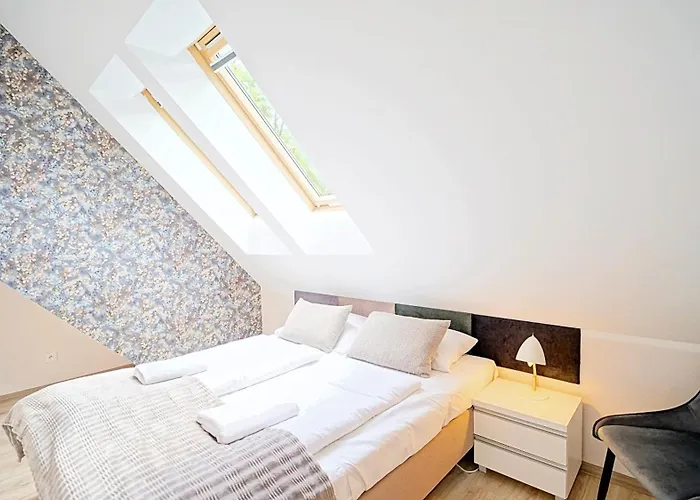 Everysky - Komuny Paryskiej